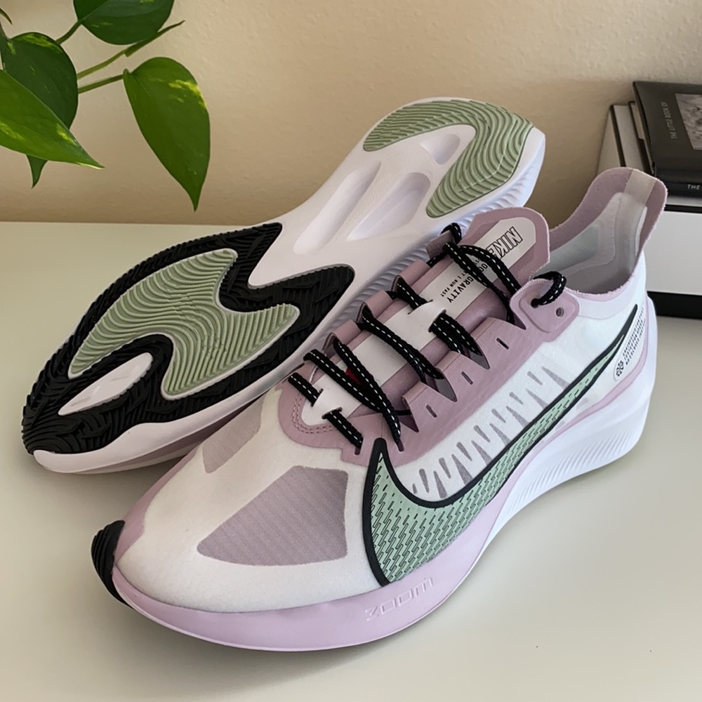 New Nike Zoom Gravity Running Shoe - Picture 8 of 8